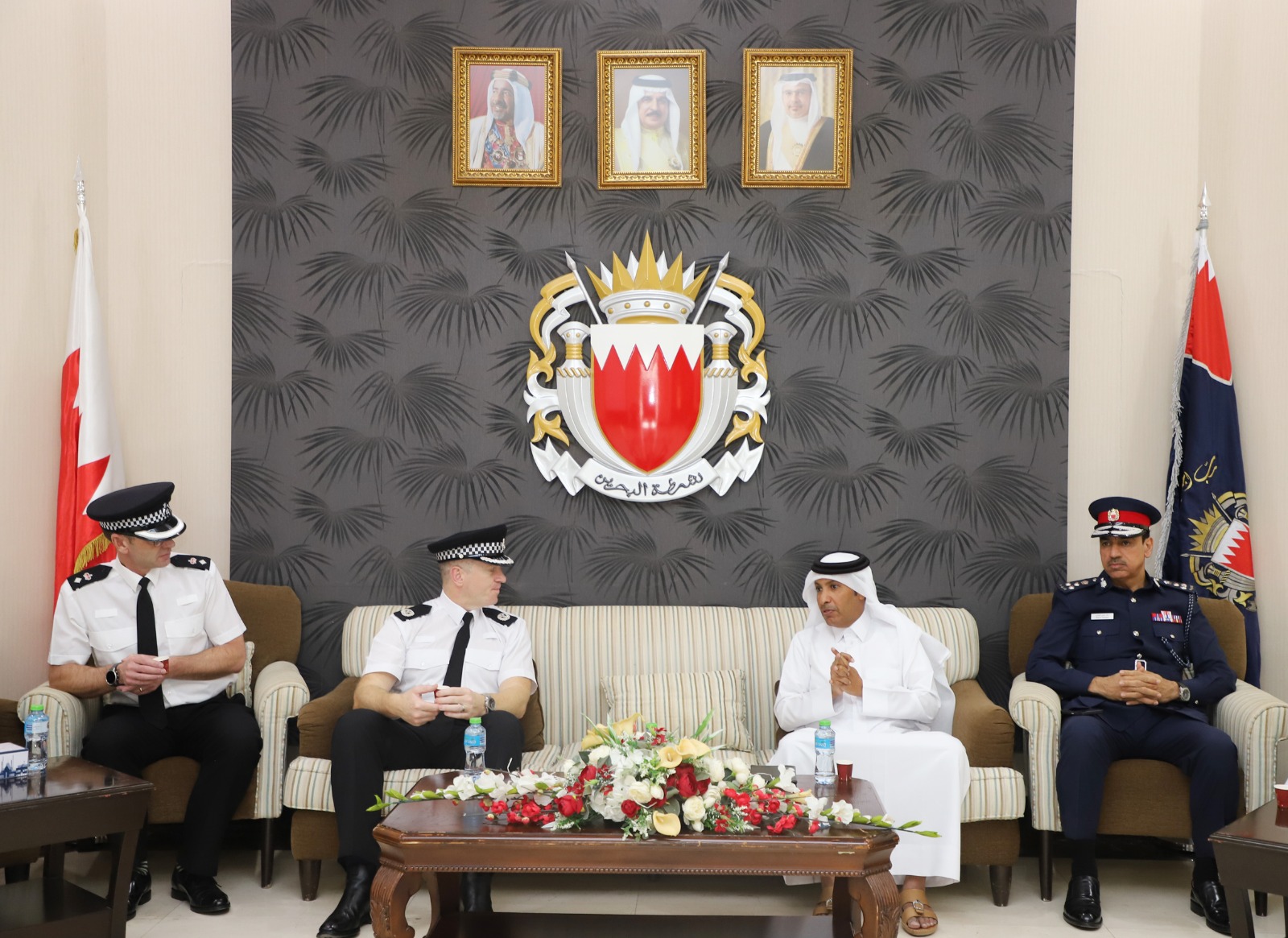 وفد شرطة مقاطعة دورهام يزور عدد من إدارات وزارة الداخلية وحلبة البحرين الدولية<